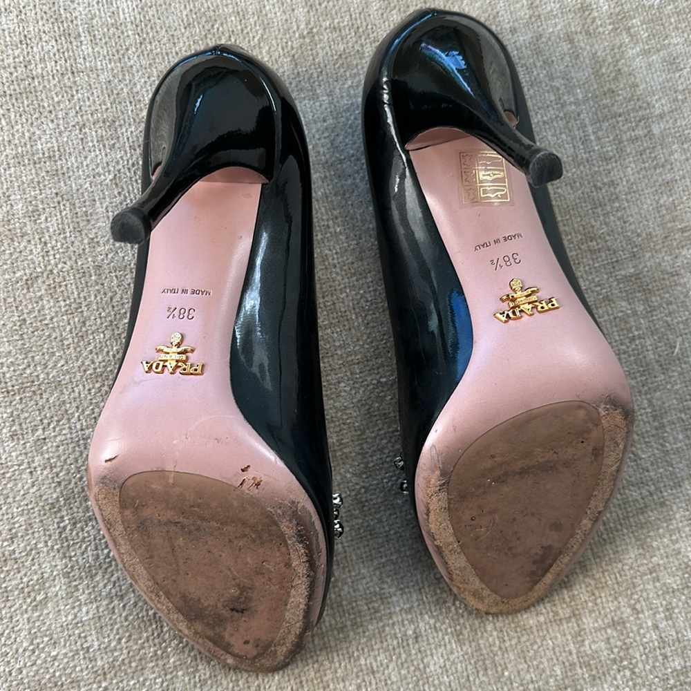 Prada Jeweled Black Patent Leather Pumps Size 38.5 - Picture 4 of 5